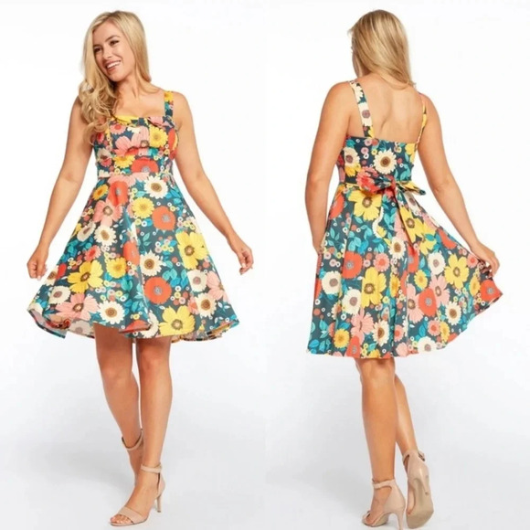 Eva Rose Floral Retro Fit And Flare Swing Dress Size Medium NWT Pinup Rockabilly - Picture 12 of 12